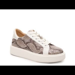 JLO JENNIFER LOPEZ
ANGELIQUE PLATFORM SNEAKER